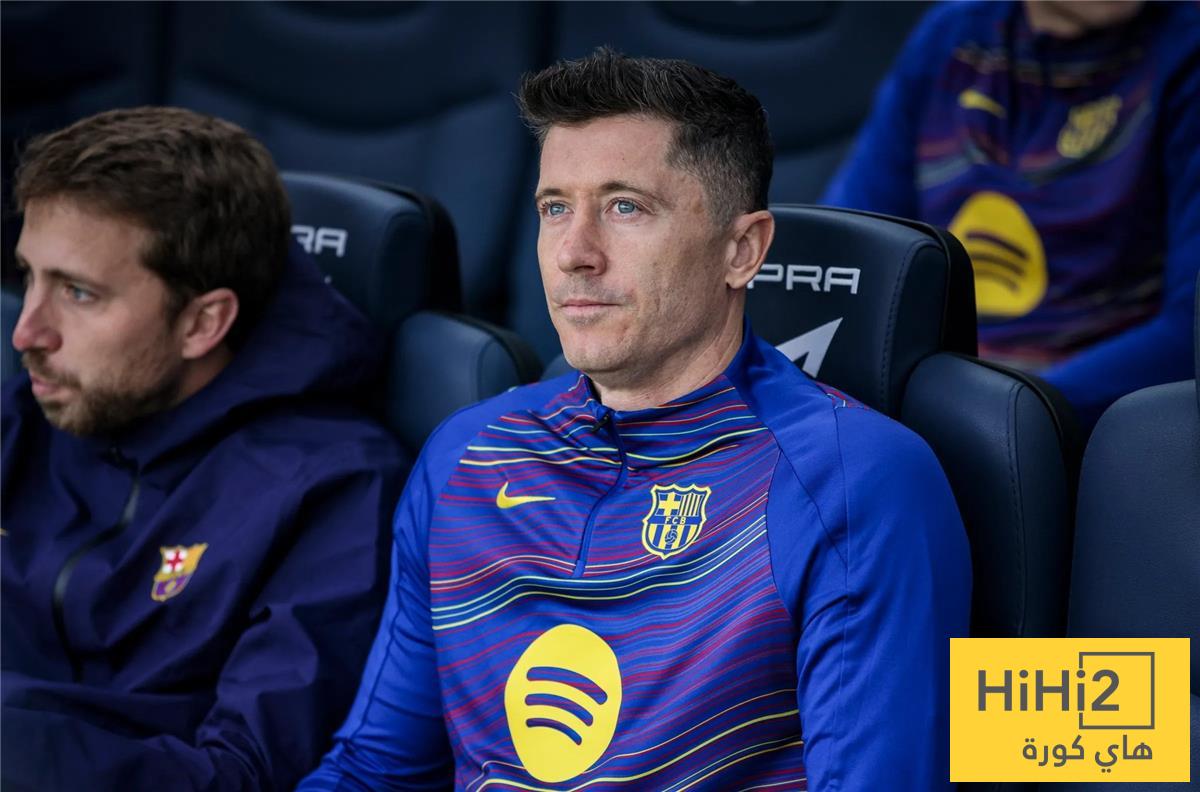 ليفاندوفيسكي يقترب من دخول تاريخ برشلونة !